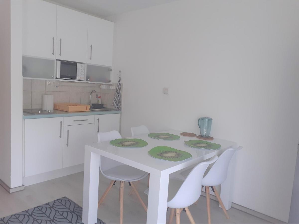 Ferienwohnung Liliom Apartman Hévíz Exterior foto