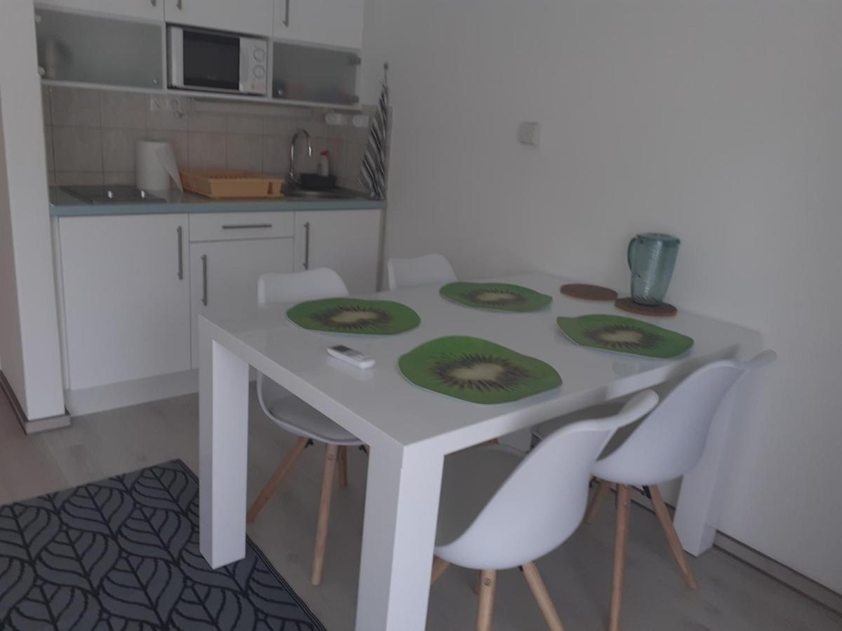 Ferienwohnung Liliom Apartman Hévíz Exterior foto