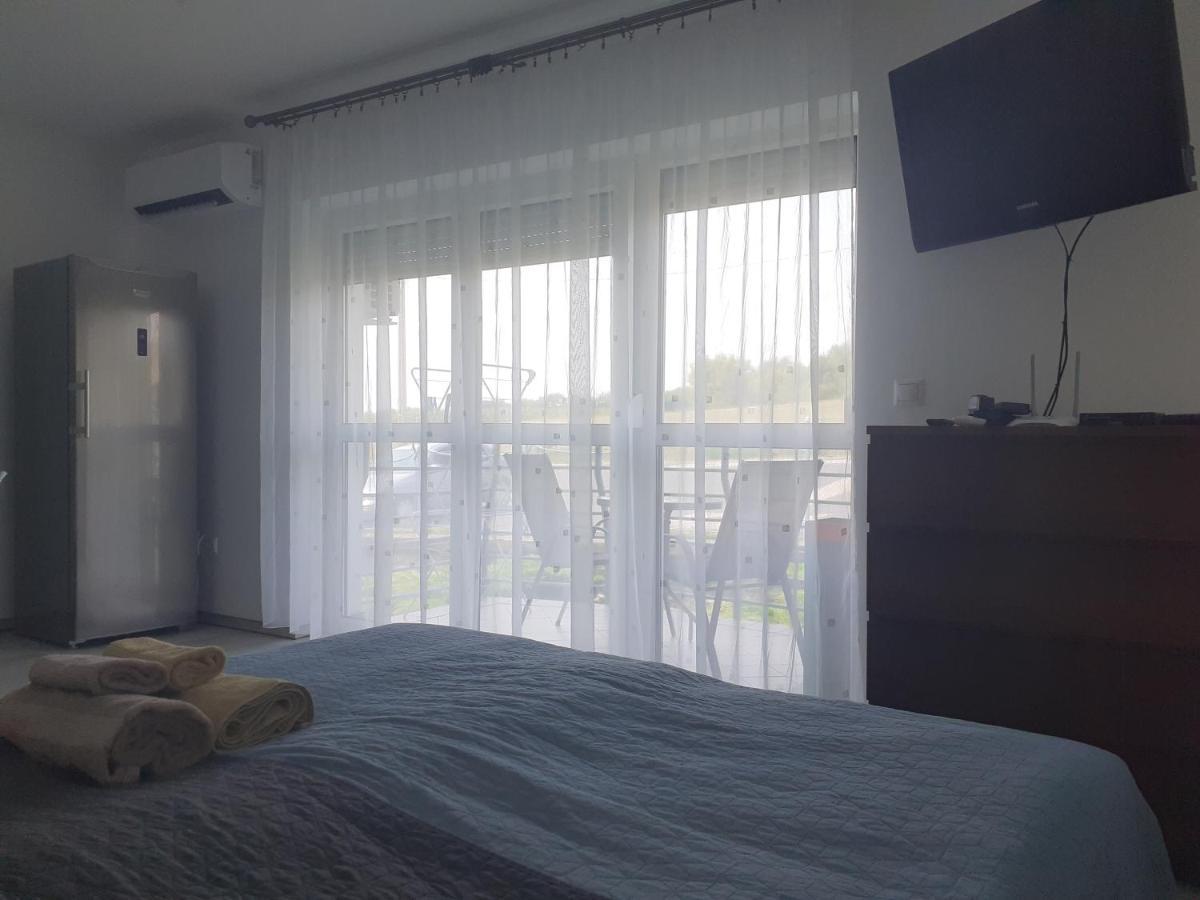 Ferienwohnung Liliom Apartman Hévíz Exterior foto
