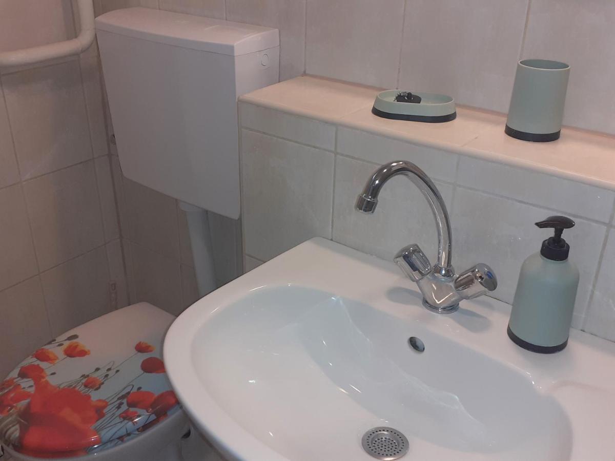 Ferienwohnung Liliom Apartman Hévíz Exterior foto