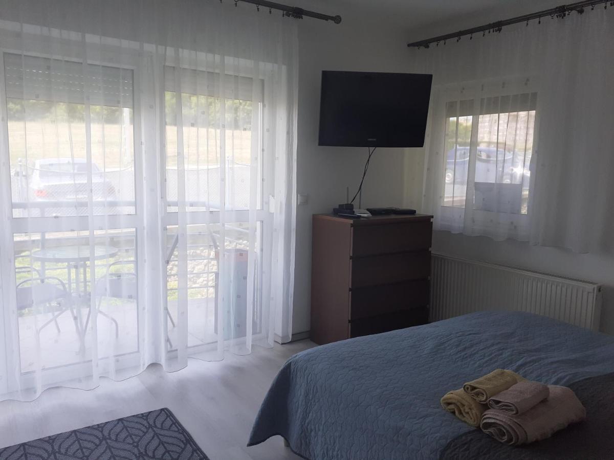 Ferienwohnung Liliom Apartman Hévíz Exterior foto