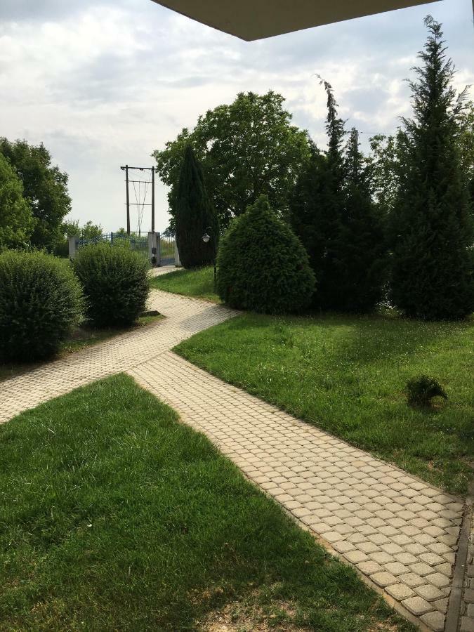 Ferienwohnung Liliom Apartman Hévíz Exterior foto
