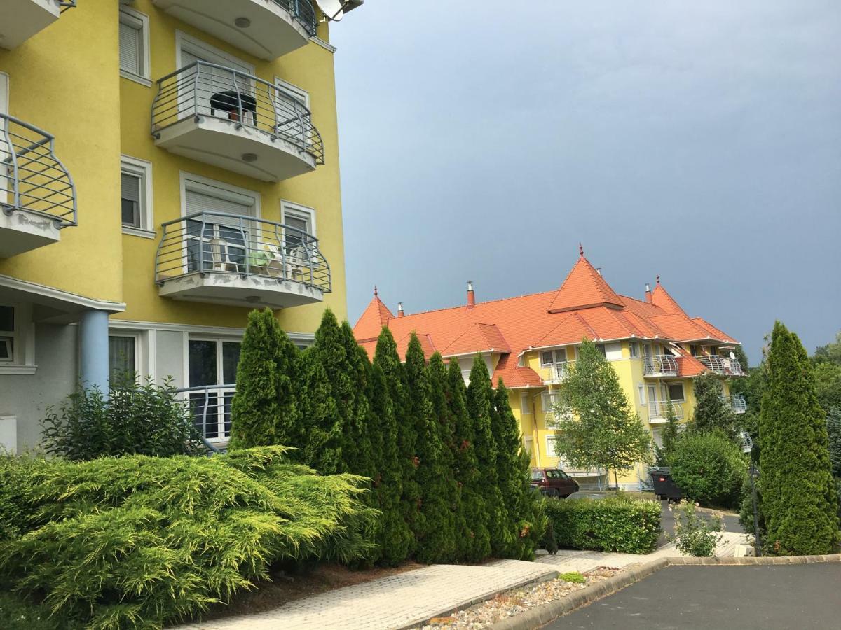 Ferienwohnung Liliom Apartman Hévíz Exterior foto