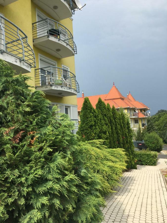 Ferienwohnung Liliom Apartman Hévíz Exterior foto